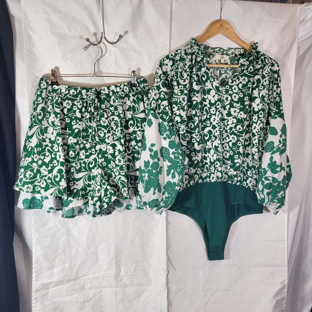 entro Green and White Floral Long-Sleeve Bodysuit with Ruffle Skirt Set